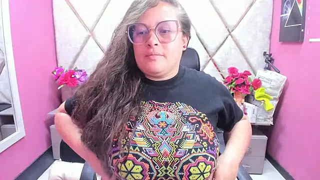 SaraThomso online show from November 2025 01:58:02 PM