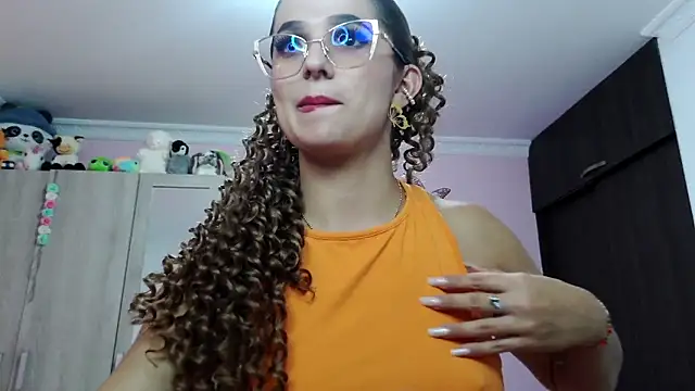 caroline jonson online show from February 2025 08:24:01 PM