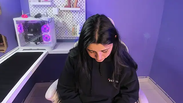 Danna 777  online show from October 2025 08:42:01 PM