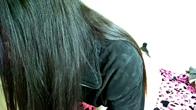 Tifanny Sweett online show from April 2026 07:00:01 AM