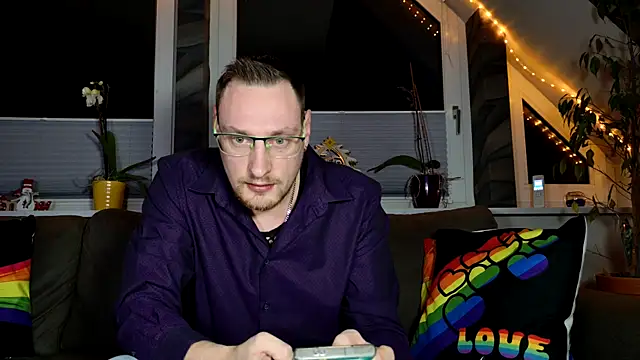 Snapshot of Relsxboy chatting on December 2024 04:08:02 PM Relsxboy online show from December 2024 04:08:02 PM