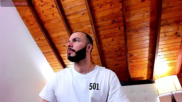 Tom Bailey online show from November 2025 01:02:01 PM