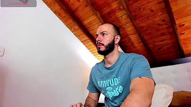 Tom Bailey online show from December 2025 12:43:01 PM