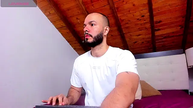 Tom Bailey online show from March 2026 12:44:01 PM