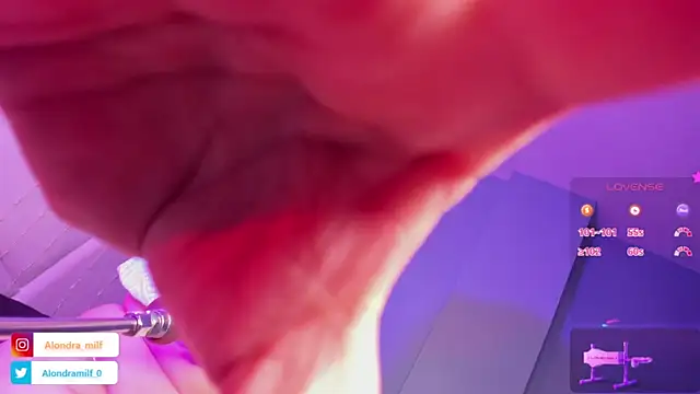 Snapshot of ALONDRAMILF chatting on January 2025 08:11:02 AM ALONDRAMILF online show from January 2025 08:11:02 AM