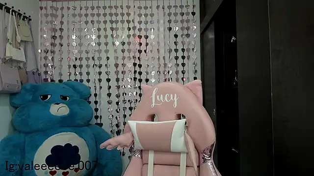 lucyy tay online show from December 2024 03:25:01 AM