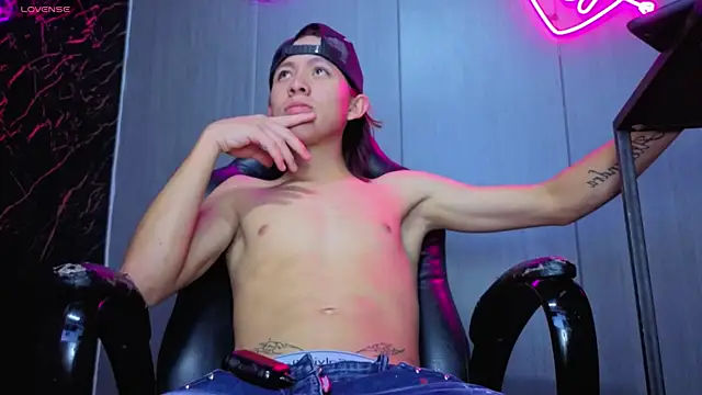 Snapshot of kevinbigcokc18 chatting on November 2025 05:29:02 AM kevinbigcokc18 online show from November 2025 05:29:02 AM