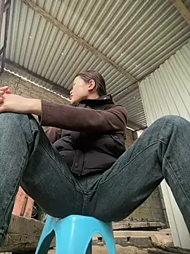 Emily 9xx online show from February 2026 03:03:01 AM