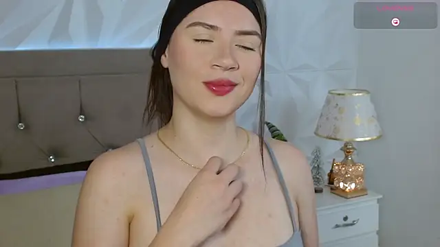 Gwen drew online show from December 2025 12:45:02 PM