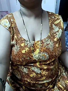 cuteyqueen online show from November 2025 06:31:01 PM