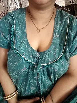 cuteyqueen online show from February 2026 04:09:01 AM