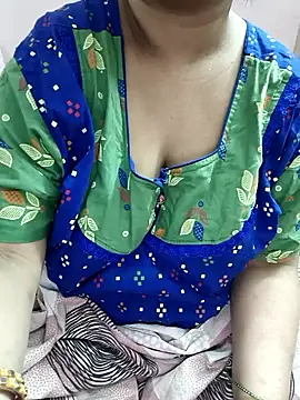 cuteyqueen online show from February 2026 07:12:01 PM