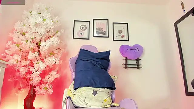 EmmaEbony ts online show from April 2026 02:41:01 PM