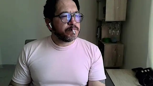 OsoMaduro12 online show from February 2026 02:22:02 PM