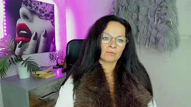 HelenLuxx online show from October 2025 06:49:02 PM