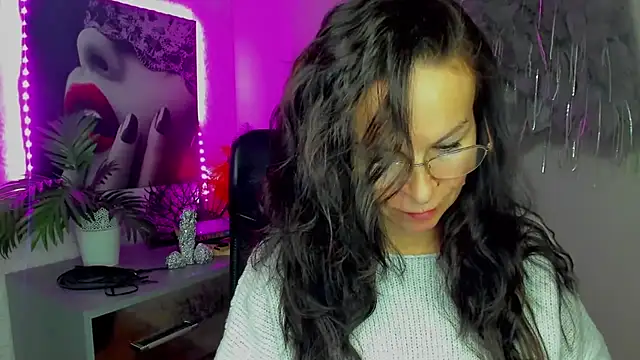 HelenLuxx online show from February 2026 04:25:02 PM