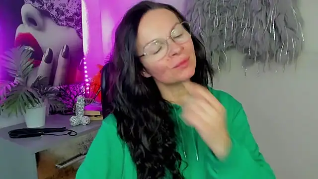 HelenLuxx online show from February 2026 03:34:02 PM