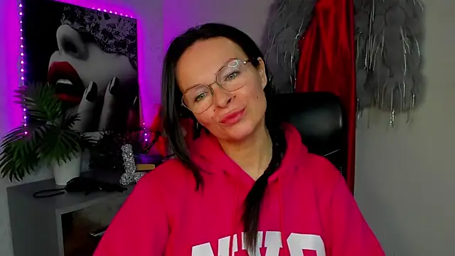 HelenLuxx online show from March 2026 04:21:02 PM