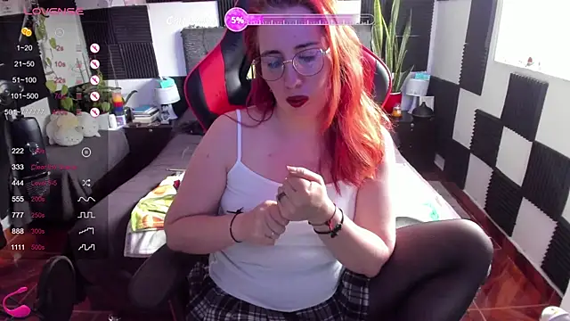 Snapshot of Ursula_fire chatting on June 2026 09:52:01 PM Ursula fire online show from June 2026 09:52:01 PM