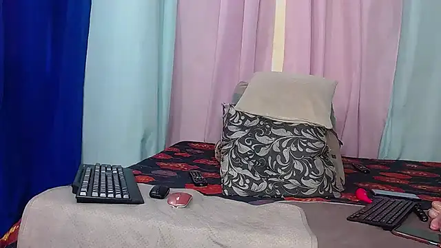 Karina Molina online show from July 2026 06:43:02 PM