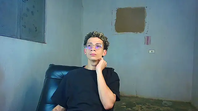 mateodeamjo online show from February 2026 05:27:01 AM