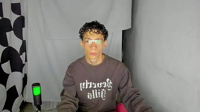 Snapshot of mateodeamjo chatting on June 2026 05:30:01 AM mateodeamjo online show from June 2026 05:30:01 AM