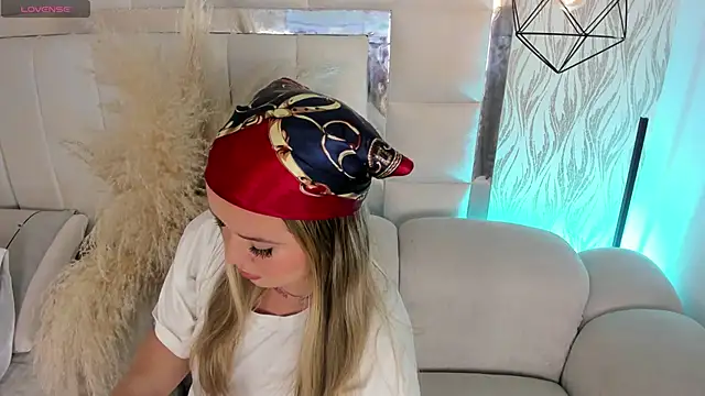 1m dalhia online show from November 2025 08:41:02 PM