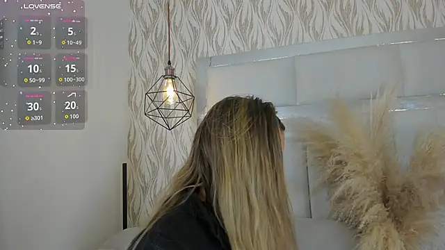 1m dalhia online show from December 2025 08:36:02 PM