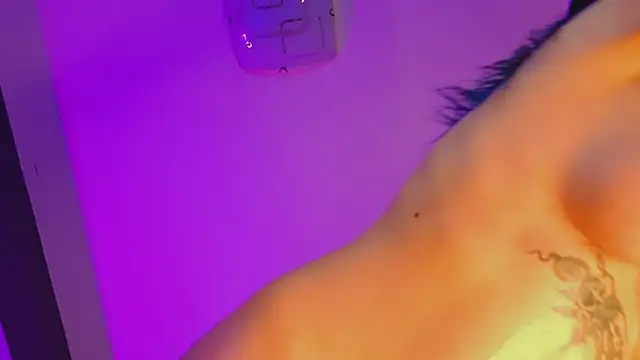 AriaVoss online show from December 2024 02:43:02 AM