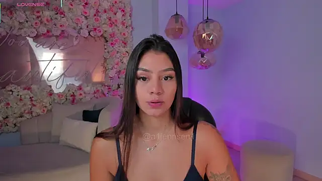 AllyJensen online show from November 2025 10:31:01 AM