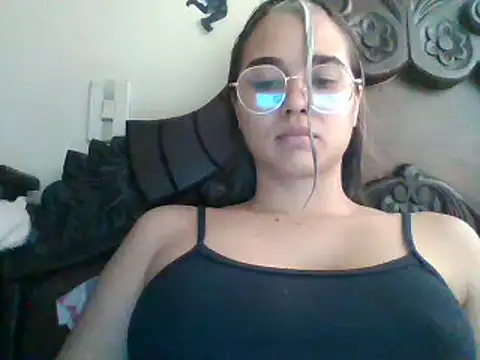 trianabell online show from January 2025 05:51:02 PM