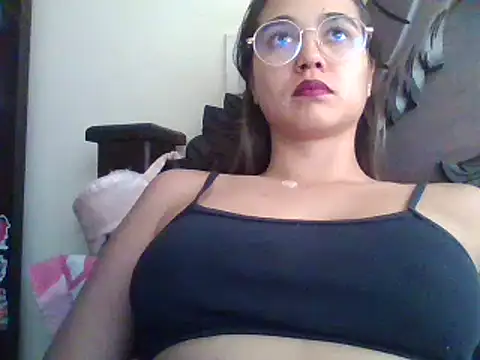 trianabell online show from March 2025 07:46:02 PM