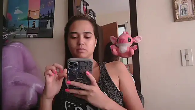 trianabell online show from April 2026 06:04:02 PM