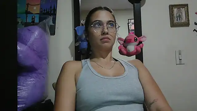 trianabell online show from April 2026 02:26:02 AM