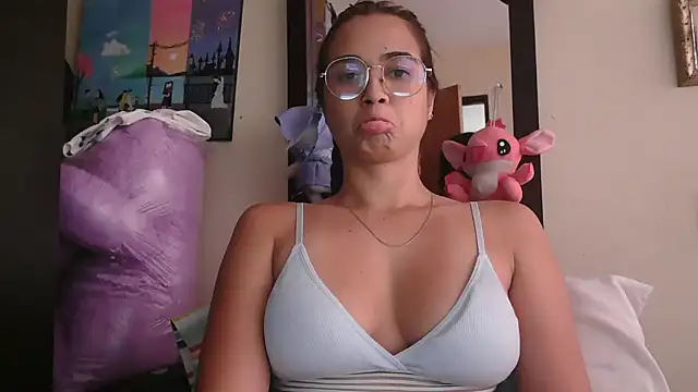 trianabell online show from April 2026 05:50:01 PM