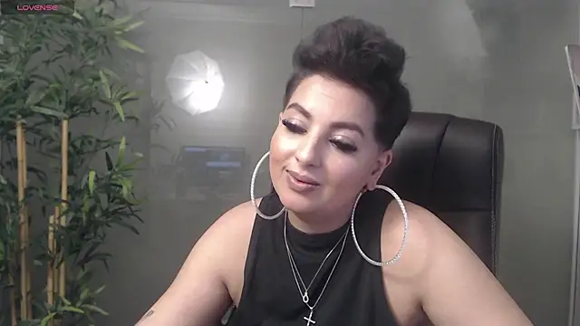 BustyAllyy online show from December 2024 01:18:02 AM