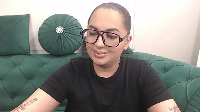 BustyAllyy online show from April 2026 06:32:02 PM