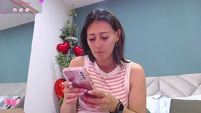 Snapshot of SharisWillian chatting on February 2025 03:36:02 AM SharisWillian online show from February 2025 03:36:02 AM