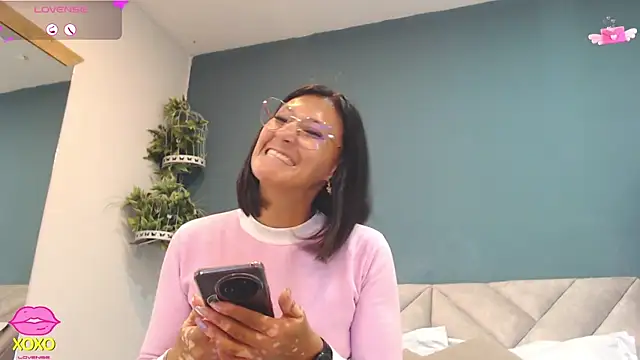 SharisWillian online show from April 2026 03:42:02 AM