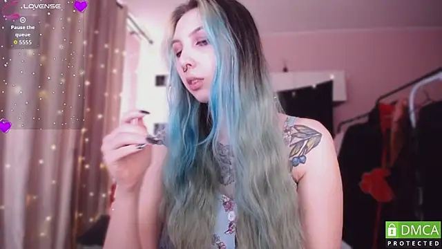 JustMeowGirl online show from April 2026 05:37:02 AM