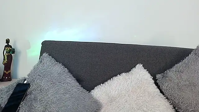mia roux13 online show from September 2025 06:12:02 PM