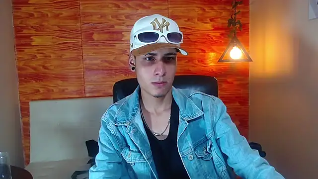 Bastiaan 28 online show from February 2025 03:06:02 AM