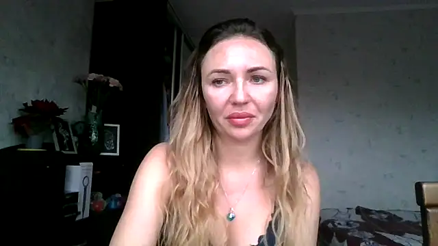 AngelinaLove28 online show from December 2025 07:46:02 AM