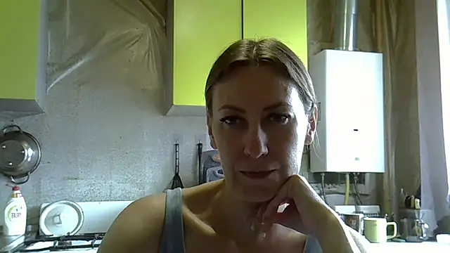 Snapshot of AshleyXHoney chatting on May 2026 07:25:01 AM AshleyXHoney online show from May 2026 07:25:01 AM