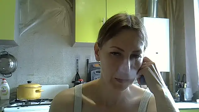 Snapshot of AshleyXHoney chatting on May 2026 07:05:02 AM AshleyXHoney online show from May 2026 07:05:02 AM