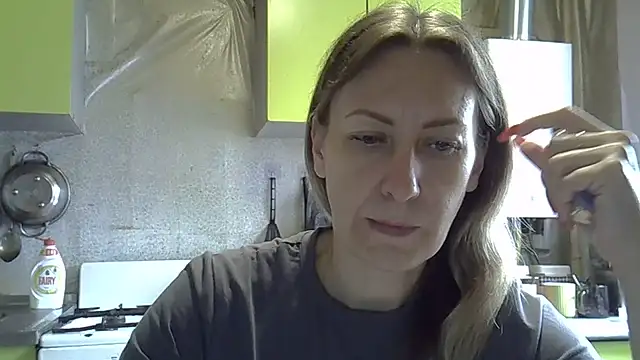 Snapshot of AshleyXHoney chatting on June 2026 08:27:01 AM AshleyXHoney online show from June 2026 08:27:01 AM