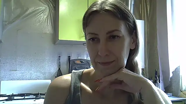 Snapshot of AshleyXHoney chatting on June 2026 08:06:02 AM AshleyXHoney online show from June 2026 08:06:02 AM