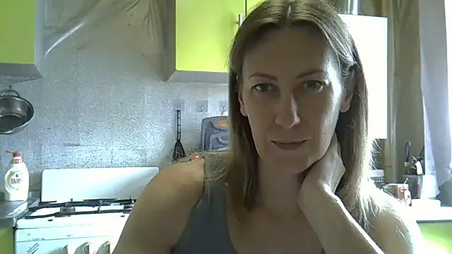 Snapshot of AshleyXHoney chatting on June 2026 07:41:02 AM AshleyXHoney online show from June 2026 07:41:02 AM