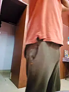 Snapshot of Loveboycurvy chatting on December 2024 02:36:02 AM Loveboycurvy online show from December 2024 02:36:02 AM