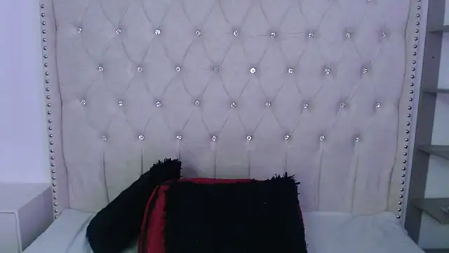 Abril Squirt online show from November 2025 07:46:02 PM